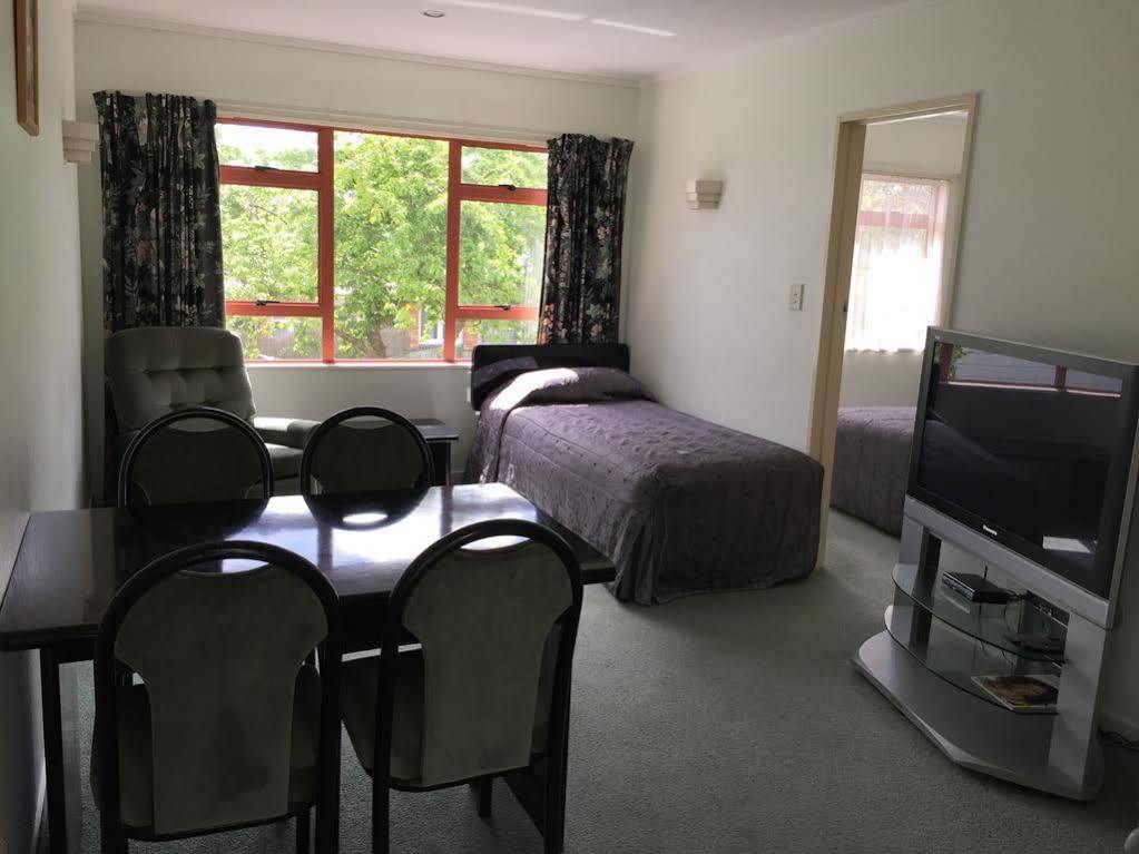 Asure Destiny On Fitzherbert Motel Palmerston North Esterno foto